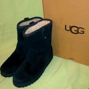 Size 2 Youth Black Ugg Boots
